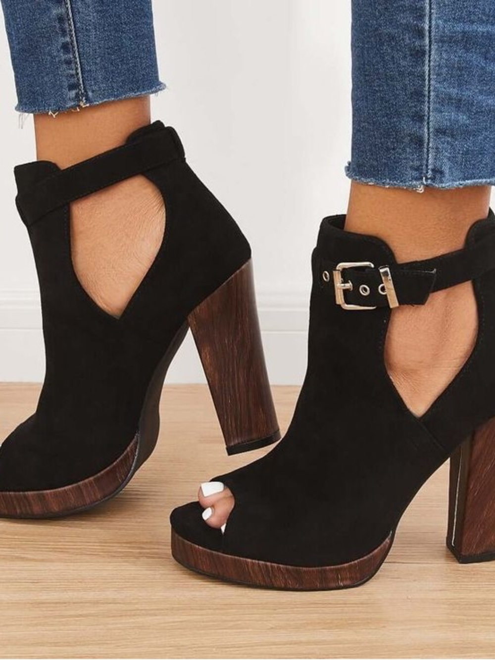 Tinstree Women’s Black Suede Peep-Toe Wooden Block Heel Platform Booties Size 8